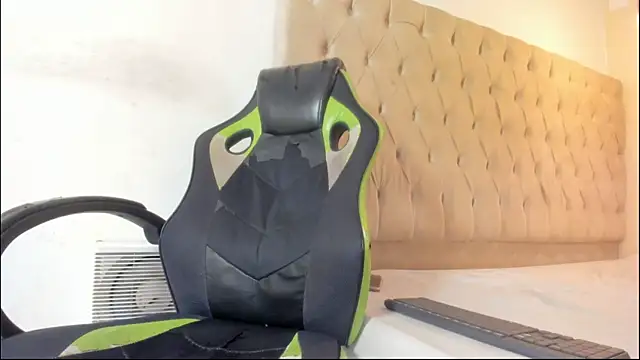 Snapshot of Hotblosson chatting on November 27, 2025, 3:36 pm Hotblosson online show from November 27, 2025, 3:36 pm