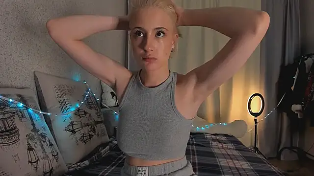 Snapshot of EdenVixen chatting on November 15, 2025, 2:35 pm EdenVixen online show from November 15, 2025, 2:35 pm