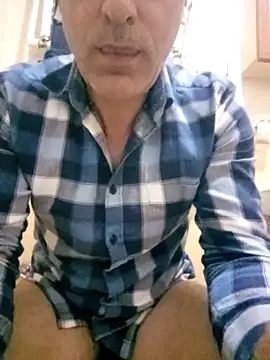 Snapshot of maei_s_24 chatting on October 12, 2025, 6:07 pm maei s 24 online show from October 12, 2025, 6:07 pm