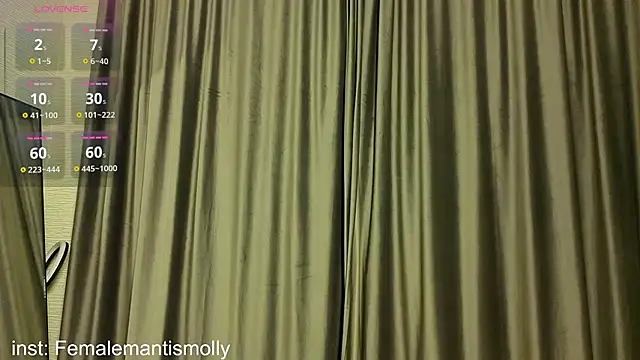 MissPompadure online show from December 1, 2025, 2:27 am