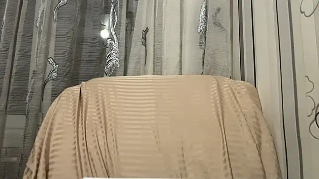 DaisyMolly online show from November 14, 2025, 9:46 pm