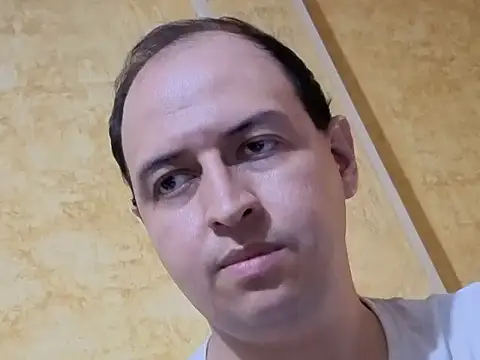 sacarlettareyo online show from November 11, 2025, 8:42 pm