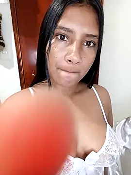 Snapshot of lucy-zam chatting on October 14, 2025, 3:24 pm lucy-zam online show from October 14, 2025, 3:24 pm