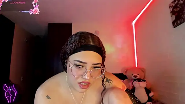 Lizz martins online show from October 29, 2025, 2:14 am