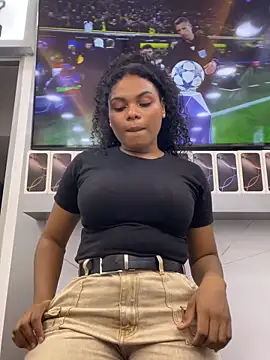 Snapshot of Valerii_smithh chatting on November 25, 2025, 7:58 pm Valerii smithh online show from November 25, 2025, 7:58 pm