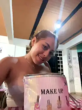 Snapshot of Emily_Joee chatting on October 22, 2025, 3:29 am Emily Joee online show from October 22, 2025, 3:29 am