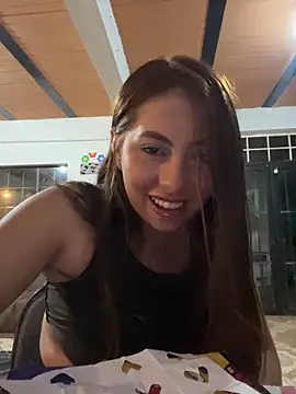 Snapshot of Emily_Joee chatting on October 24, 2025, 3:47 am Emily Joee online show from October 24, 2025, 3:47 am