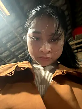 Linh-xxx online show from November 10, 2025, 10:58 am