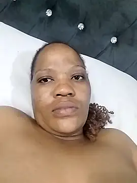 Snapshot of CaramelBoootie chatting on March 3, 2026, 6:58 pm CaramelBoootie online show from March 3, 2026, 6:58 pm