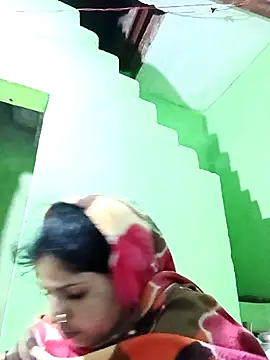 Karishma cute online show from November 25, 2025, 11:49 pm