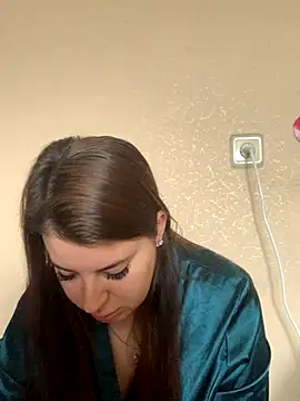 MiraCastellon online show from November 10, 2025, 11:20 am