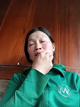 siusiu-00 online show from October 23, 2025, 5:07 am