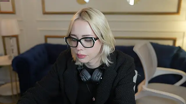 Snapshot of Jessica_start chatting on November 21, 2025, 2:05 pm Jessica start online show from November 21, 2025, 2:05 pm