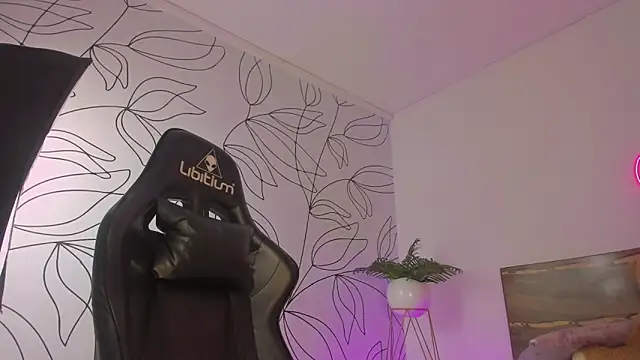 merida 06 online show from October 17, 2025, 2:15 am