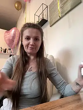 Amy  Leee  online show from March 16, 2026, 1:59 pm