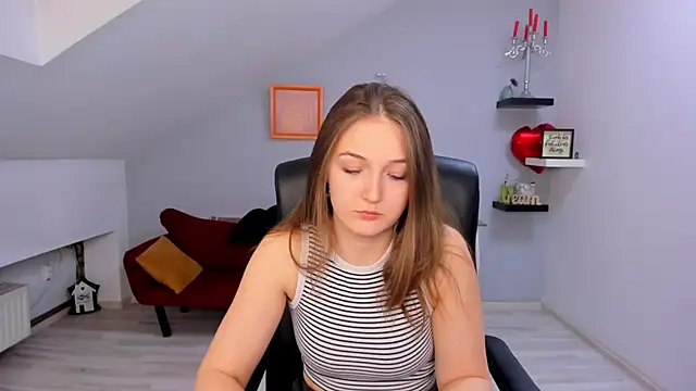 AnneWilsonn online show from March 18, 2026, 12:08 pm