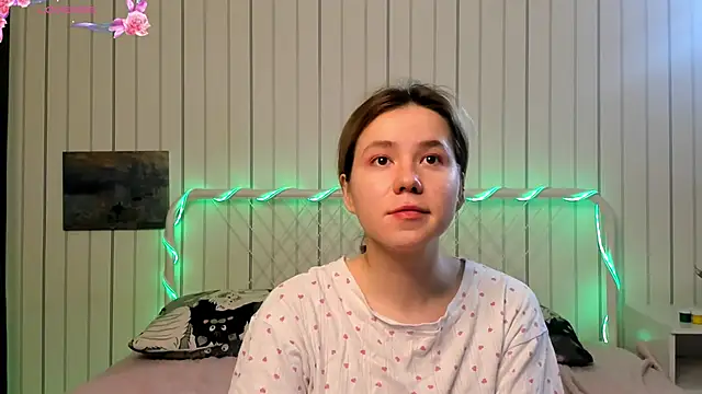 Snapshot of AlisiaEthen chatting on December 1, 2025, 8:25 pm AlisiaEthen online show from December 1, 2025, 8:25 pm