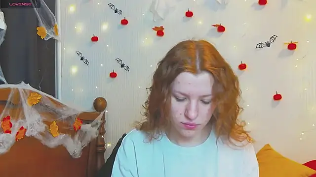 Snapshot of MeganNewCat chatting on October 30, 2025, 1:23 pm MeganNewCat online show from October 30, 2025, 1:23 pm