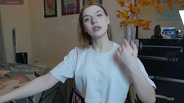 MeganNewCat online show from December 14, 2025, 8:24 pm