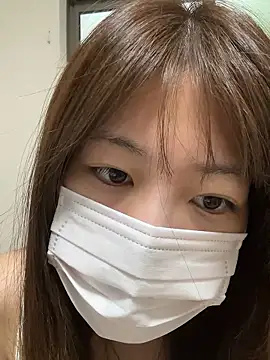 Snapshot of ichika_2_ chatting on October 25, 2025, 1:35 am ichika 2  online show from October 25, 2025, 1:35 am