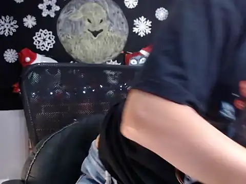 Lucyy Naugthy online show from November 26, 2025, 1:12 pm