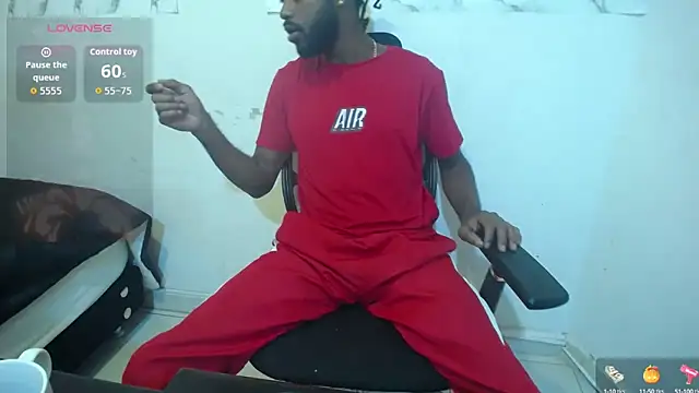 BenhtenBlack25 online show from October 28, 2025, 5:04 pm