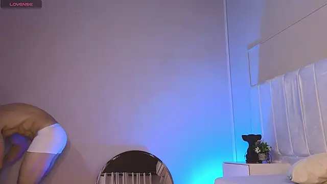 Snapshot of Justin_valverde chatting on November 23, 2025, 2:44 am Justin valverde online show from November 23, 2025, 2:44 am