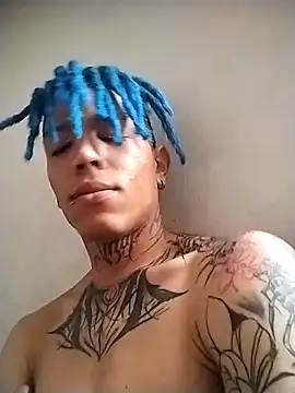 Snapshot of Overinktt chatting on October 28, 2025, 6:32 pm Overinktt online show from October 28, 2025, 6:32 pm