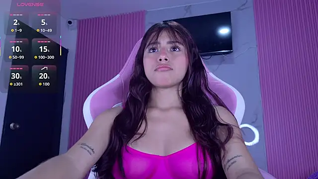 dafne17  online show from November 15, 2025, 3:08 pm