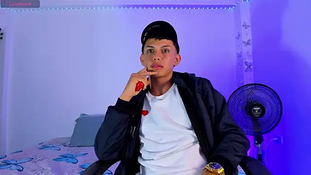 Snapshot of Axel_Cody_ chatting on October 16, 2025, 2:34 am Axel Cody online show from October 16, 2025, 2:34 am