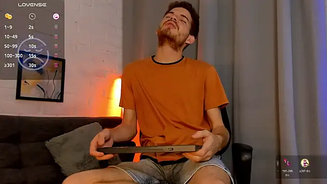 Snapshot of MATEO_HUNTER chatting on October 31, 2025, 5:08 am MATEO HUNTER online show from October 31, 2025, 5:08 am