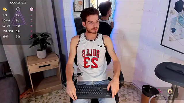 Snapshot of MATEO_HUNTER chatting on November 5, 2025, 5:07 am MATEO HUNTER online show from November 5, 2025, 5:07 am