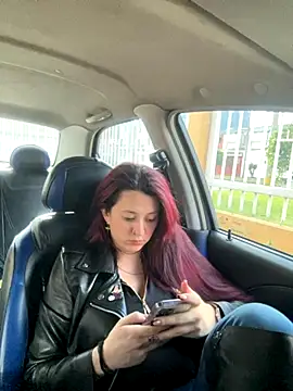 Snapshot of Zoe_fire chatting on October 20, 2025, 12:05 pm Zoe fire online show from October 20, 2025, 12:05 pm