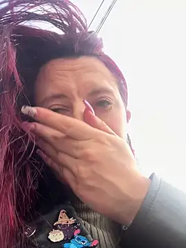 Snapshot of Zoe_fire chatting on November 21, 2025, 12:26 pm Zoe fire online show from November 21, 2025, 12:26 pm