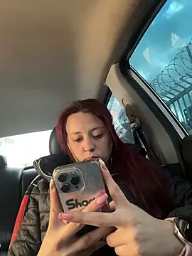 Snapshot of Zoe_fire chatting on November 26, 2025, 12:39 pm Zoe fire online show from November 26, 2025, 12:39 pm