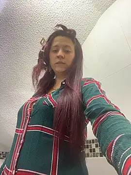 Snapshot of Zoe_fire chatting on December 1, 2025, 12:43 pm Zoe fire online show from December 1, 2025, 12:43 pm