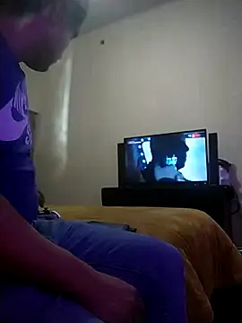 Snapshot of checheludo23 chatting on February 8, 2026, 3:32 am checheludo23 online show from February 8, 2026, 3:32 am