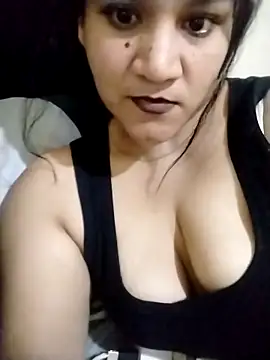 Snapshot of checheludo23 chatting on February 18, 2026, 11:33 pm checheludo23 online show from February 18, 2026, 11:33 pm