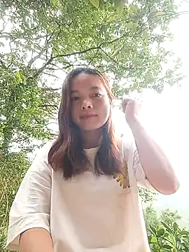 Nguyet2k4 online show from May 14, 2026, 11:44 pm