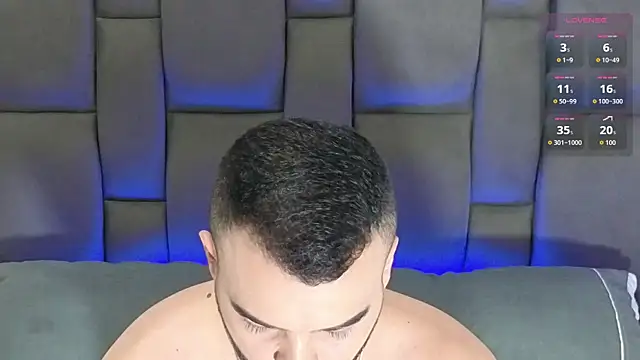 Snapshot of Matia5Tower5 chatting on October 22, 2025, 3:07 am Matia5Tower5 online show from October 22, 2025, 3:07 am