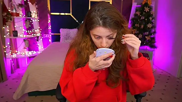 CuteeFoxy online show from January 7, 2026, 2:19 pm