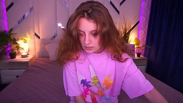 CuteeFoxy online show from February 2, 2026, 2:49 pm