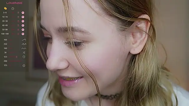 StarryMary online show from October 21, 2025, 9:15 pm