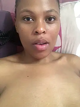 Snapshot of Bubbles156 chatting on February 10, 2026, 7:23 am Bubbles156 online show from February 10, 2026, 7:23 am