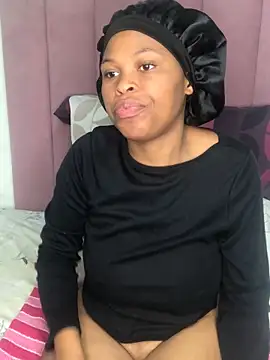 Snapshot of Bubbles156 chatting on February 17, 2026, 7:27 am Bubbles156 online show from February 17, 2026, 7:27 am