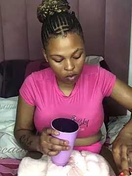 Bubbles156 online show from April 13, 2026, 4:56 pm