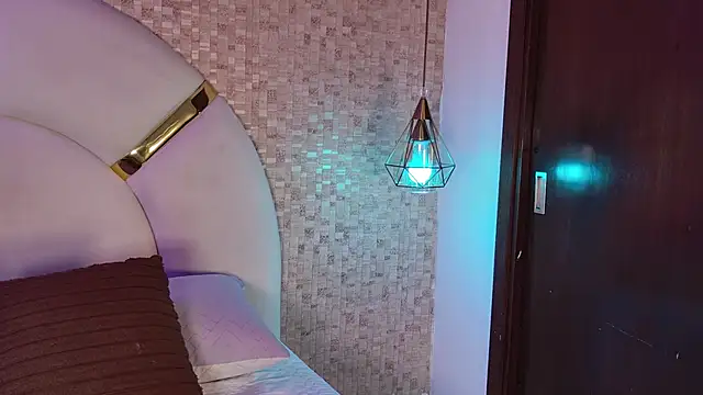 emmy rose25 online show from March 4, 2026, 11:38 am