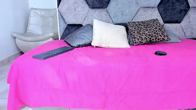 Snapshot of Hanna_Garciia chatting on November 1, 2025, 8:00 pm Hanna Garciia online show from November 1, 2025, 8:00 pm