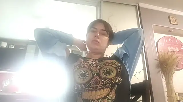 Snapshot of GwendolynFoster chatting on November 1, 2025, 3:14 pm GwendolynFoster online show from November 1, 2025, 3:14 pm