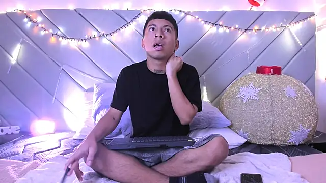 little kris1 online show from November 28, 2025, 12:30 pm